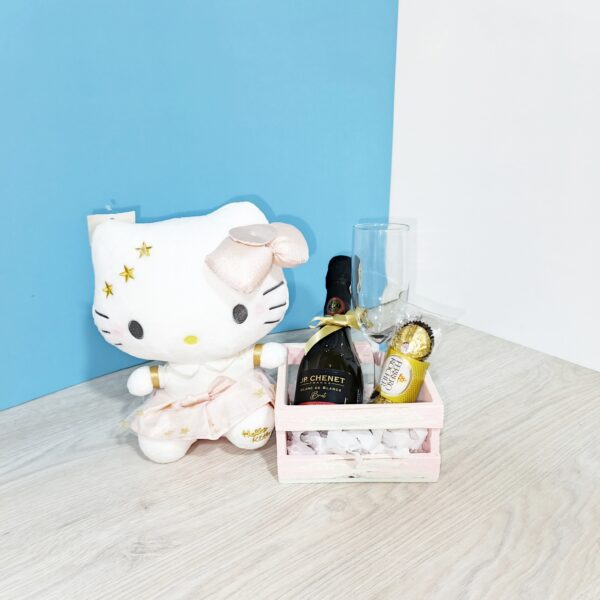 Hello Kitty & Champagne” 🐱🥂